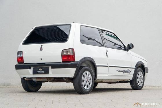 FIAT UNO 1.0 EVO VIVACE 8V FLEX 2P MANUAL FIAT UNO 1.0 EVO VIVACE 8V FLEX 2P MANUAL